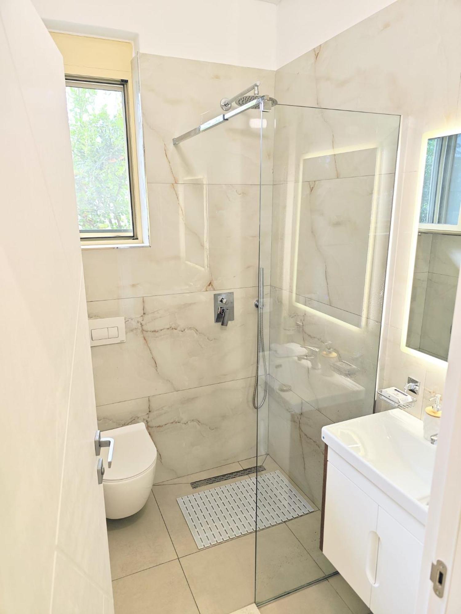New Apartment Close To Sea And Downtown Vlorë Extérieur photo